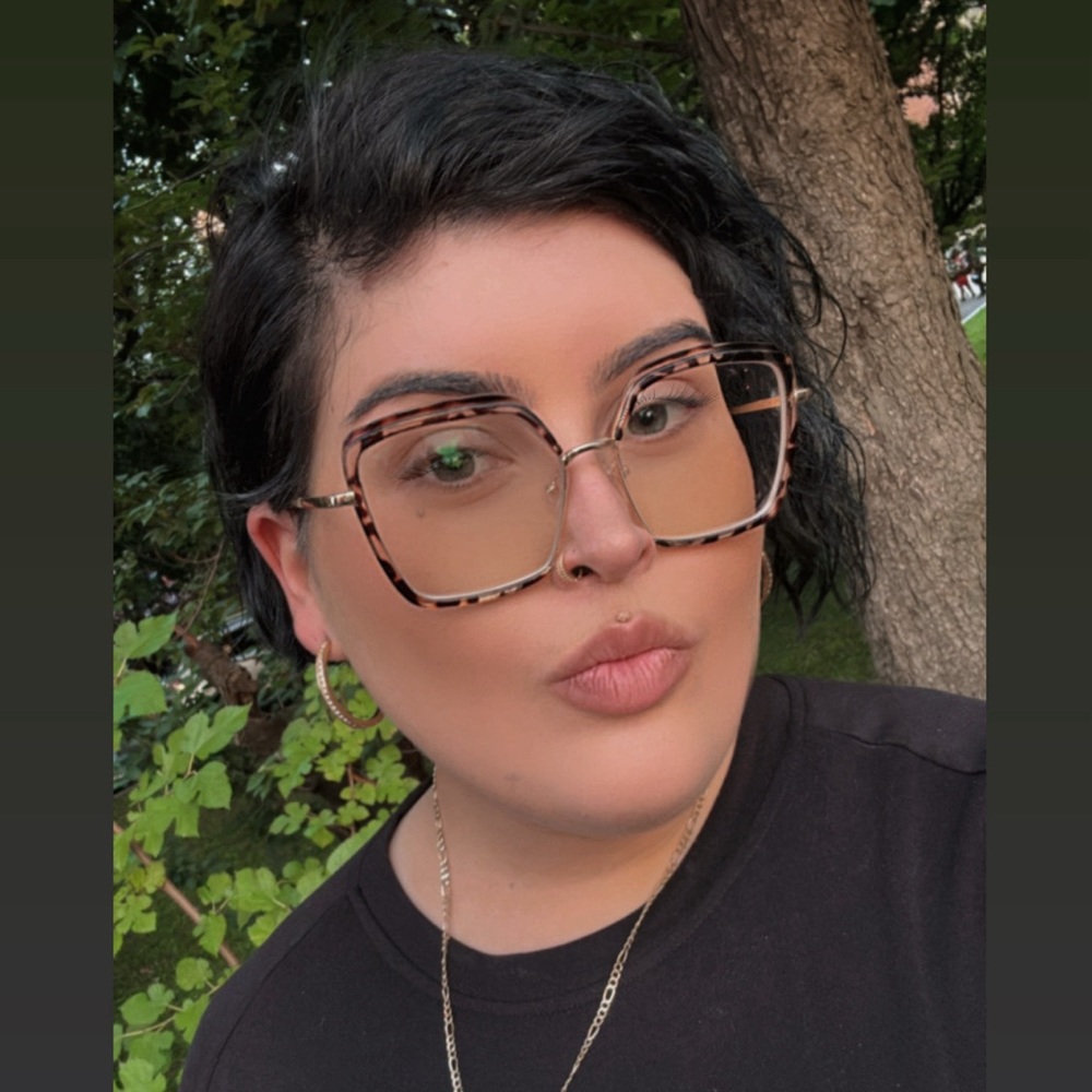 Meet your Posher, Samie